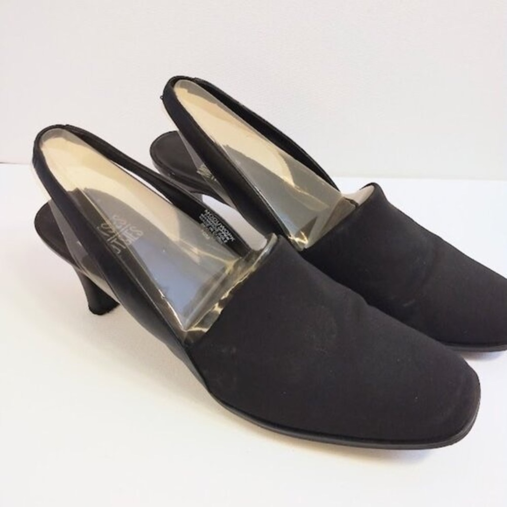 Women's Black Slingback Kitten Heel Dress Pumps